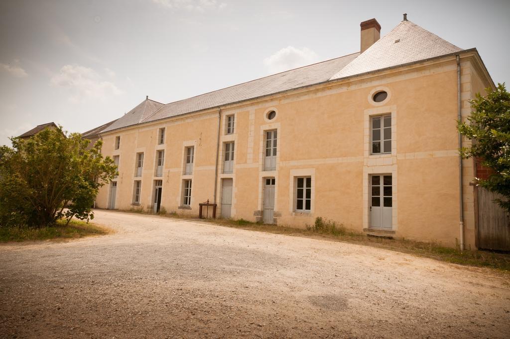 Gite Des Grands Moulins De Bauge Eksteriør billede
